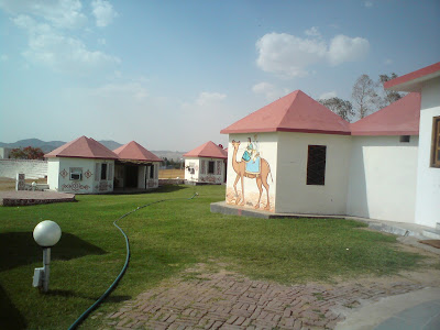 Huts in the RTDC tourist village - Pushkar