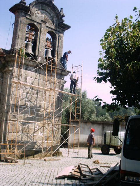 [Limpeza+da+Igreja+13.JPG]