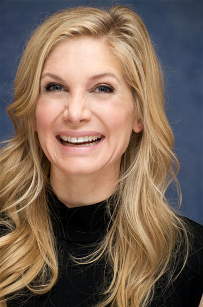 [bycarlost.blogspot.com_Elizabeth_Mitchell_LOST_Conferencia_Prensa_2008_2.jpg]