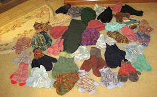 knitted mittens for homeless