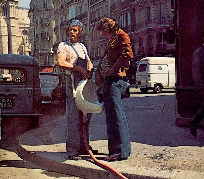 [tam+stewarts+toilets.jpg]