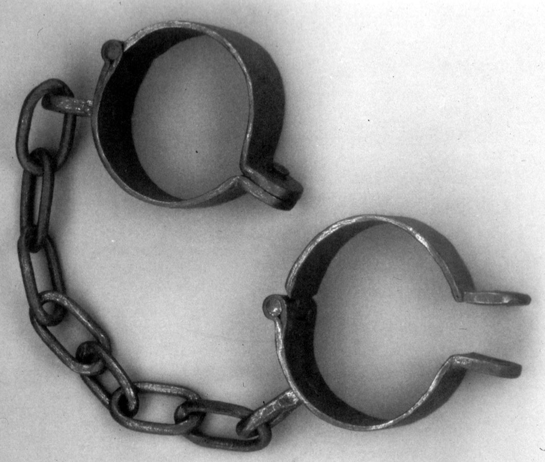 [chains4.jpg]