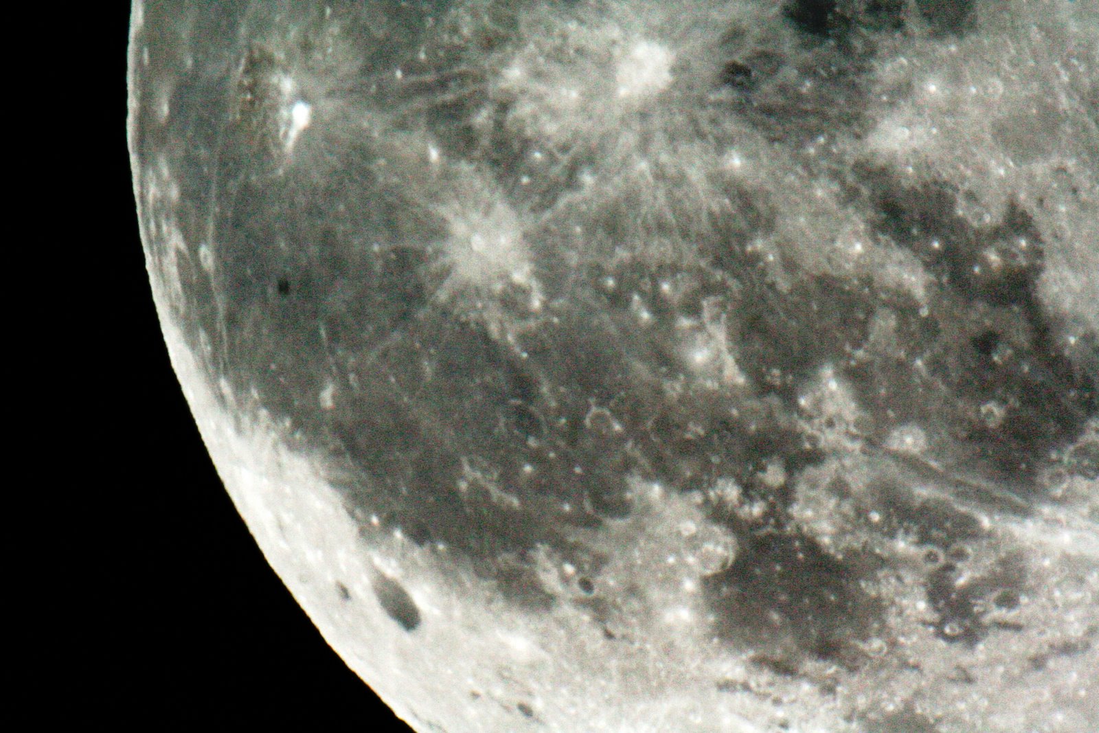 [Moon,+Sept+17,+2008+a.jpg]
