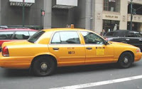 Taxi neoyorquino. Fotografía de Nrbelex, vía Wikipedia Commons