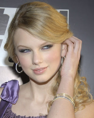 Taylor Swift 2010 Medium Curly Haircuts for Women