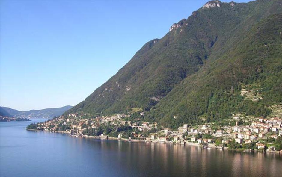 [Lago+Cuomo+02.JPG]