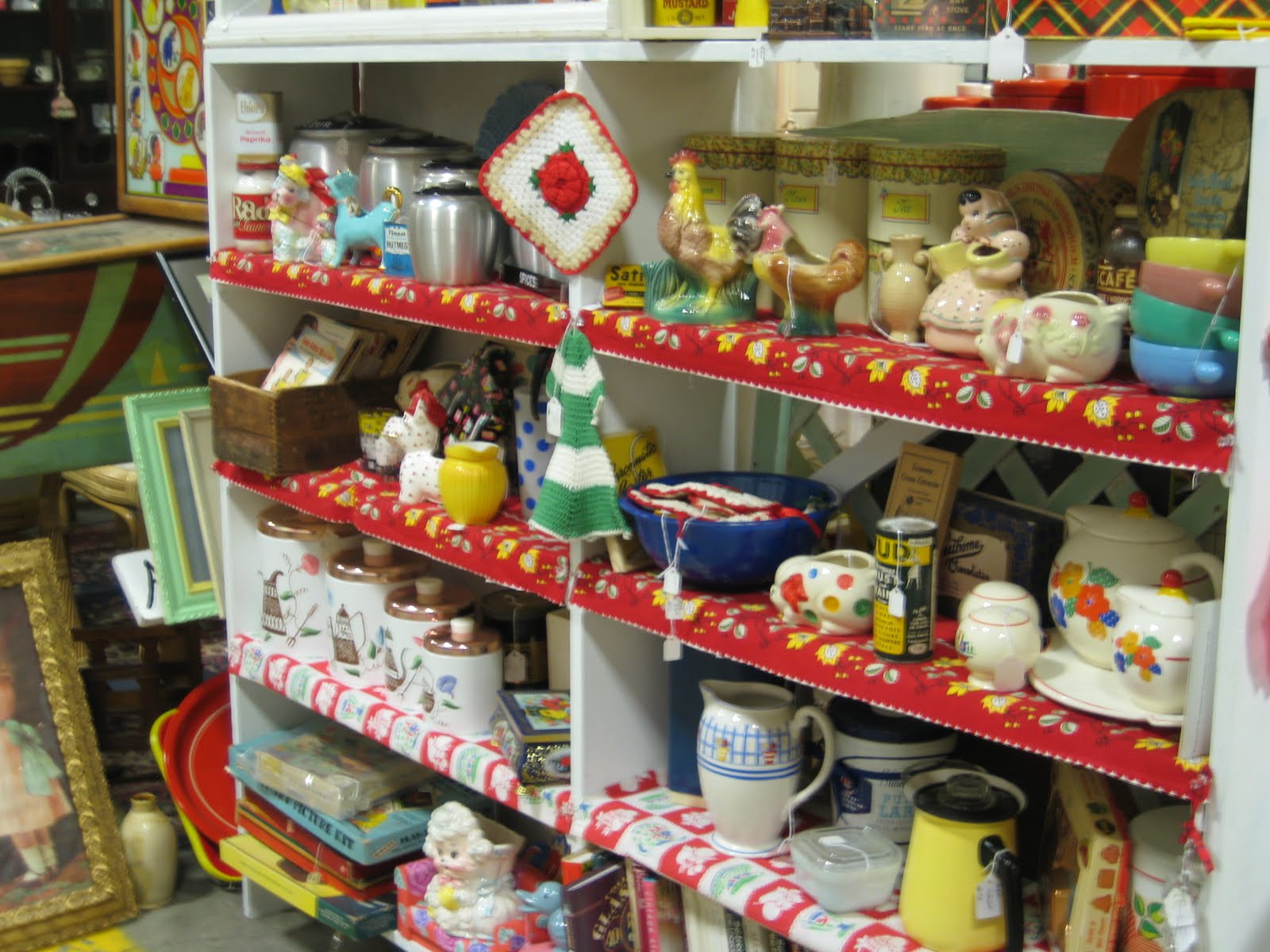 C. Dianne Zweig Kitsch 'n Stuff Antique Booth Display Ideas The
