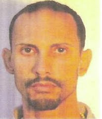 EL US MARSHAL BUSCA A HUESO