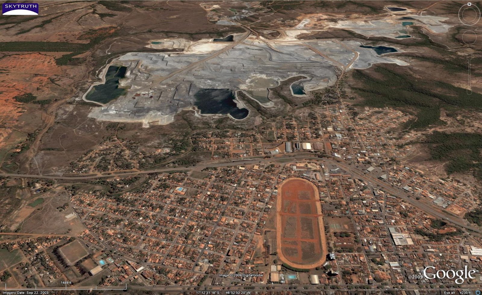 [SkyTruth-Kinross-Paracatu_Brazil-22sep03-GE-town-mine-panorama.jpg]