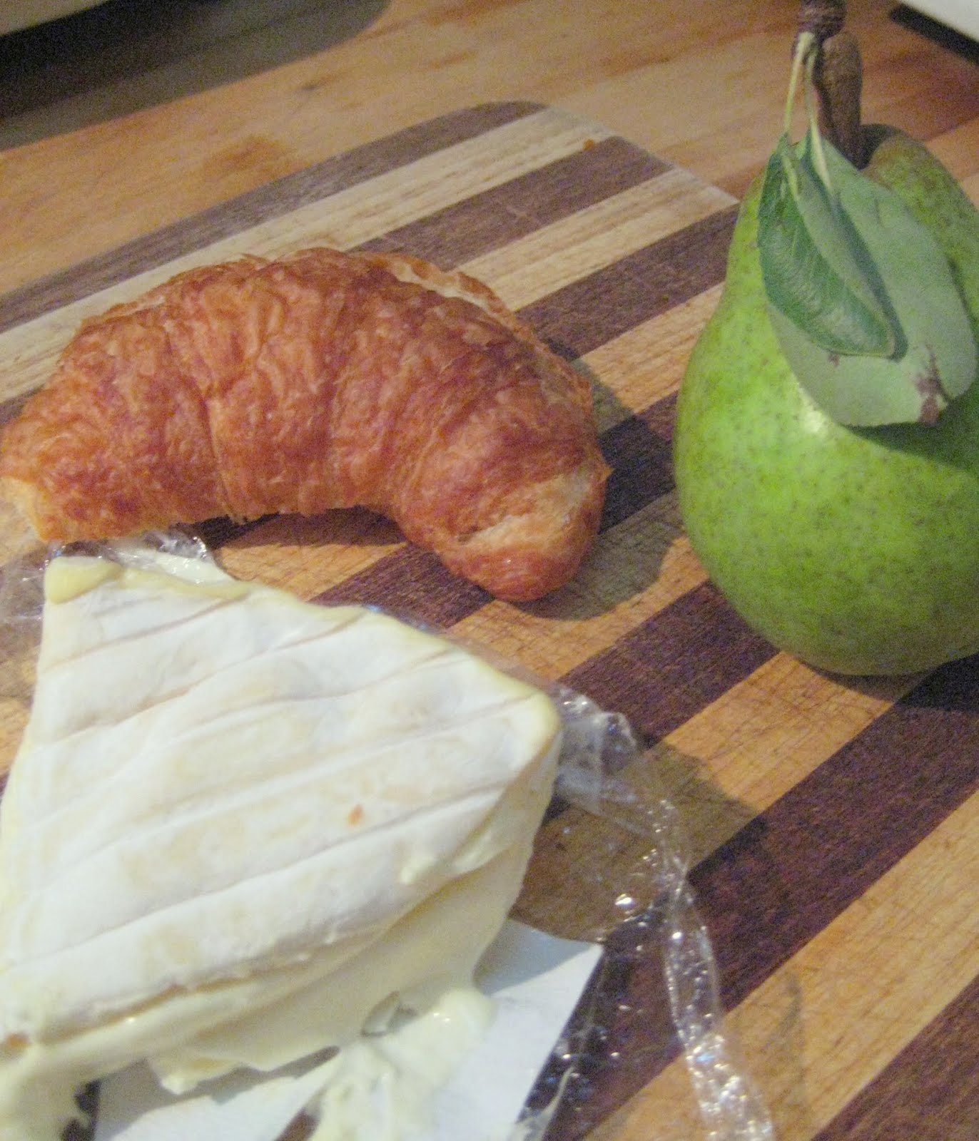 PEAR AND BRIE CROISSANT -- BREAKFAST RECIPE
