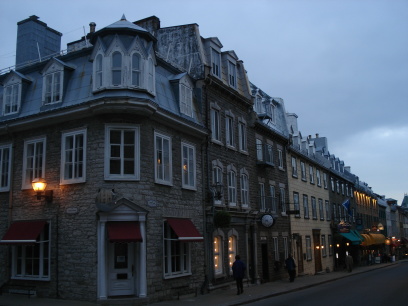 [05Quebec25.JPG]