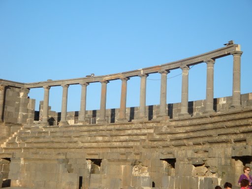 [09Bosra03.JPG]