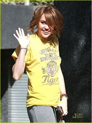 MILEY SE CORT EL PELO!!! Miley+pelo+corto+grande