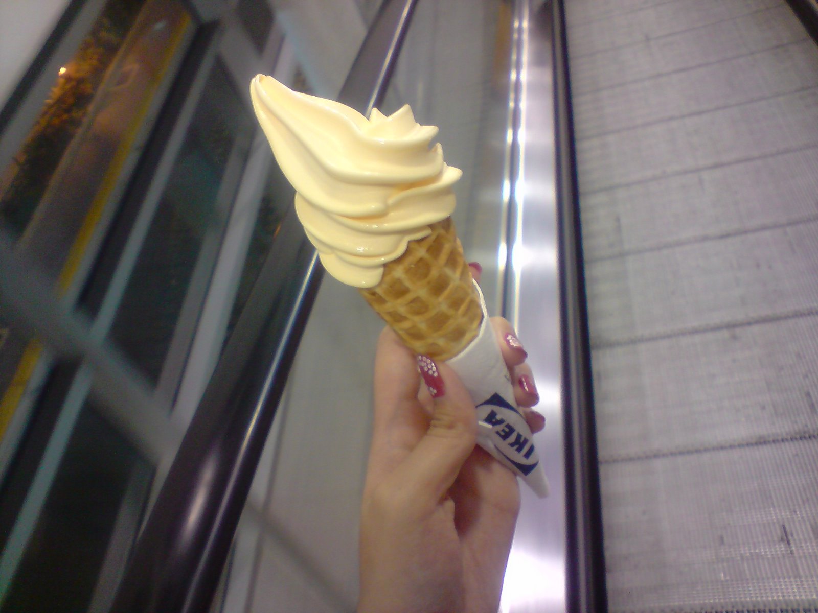 [ikea+ice+cream.JPG]