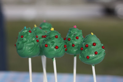 A Crafty Escape: Christmas Tree Cake Pops