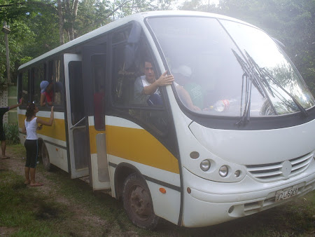 Busão que levou a galera pra chácara