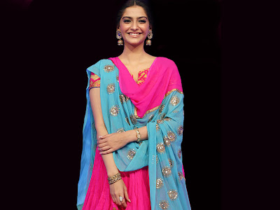 sonam kapoor wallpaper. Labels: Sonam kapoor