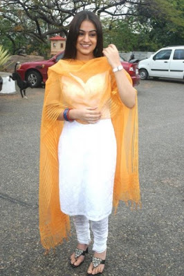 Indian-tv-ad-actress-aksha.jpg (266×400)
