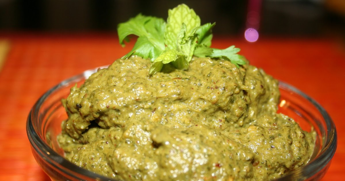 Coriander Mint Chutney / Dhaniya Pudina Chutney / Kotmir Pudina