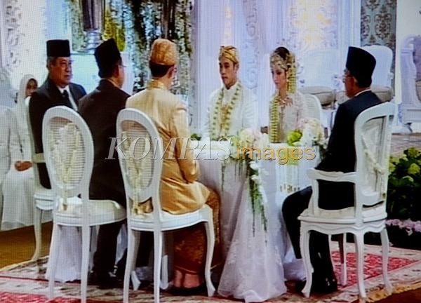 Nia Ramadhani - Foto Pernikahan Nia Ramadhani
