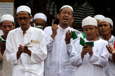 Foto Makam Mbah Kwitang