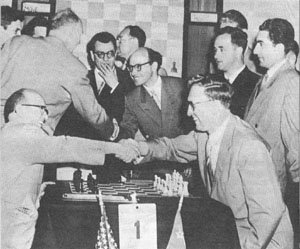 [Reshevsky-Smyslov.jpg]