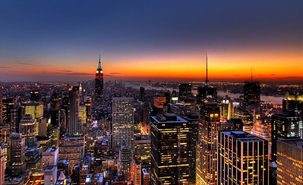 [new-york-city-skyline-sunset-l.jpg]