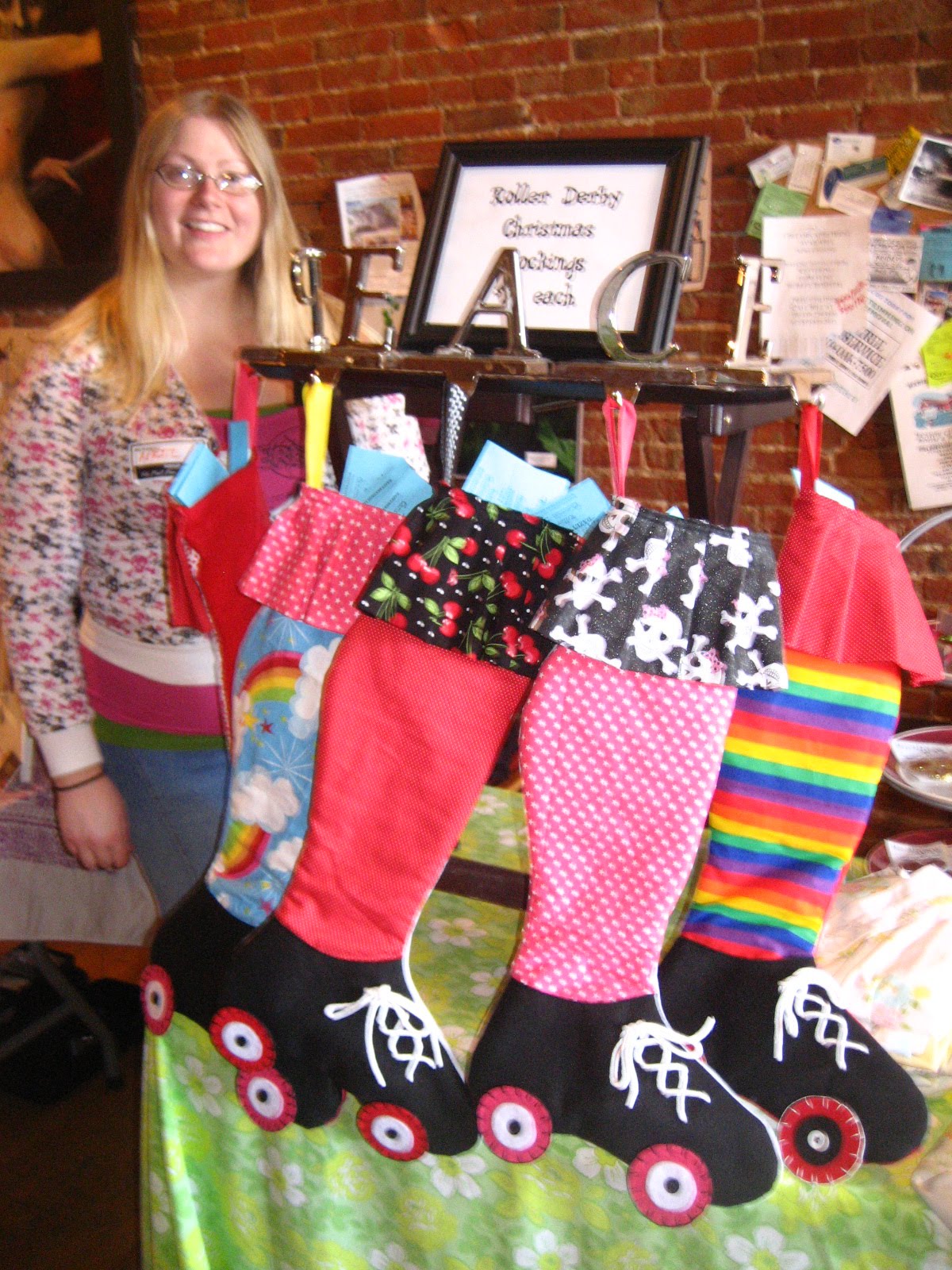 [Holiday+Craft+Market+2009+027.jpg]