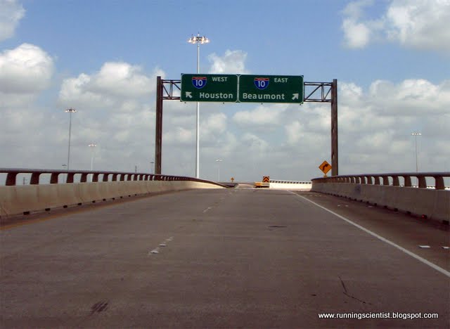 An intersection on I-10 near Houston: Going east leads to Beaumont.