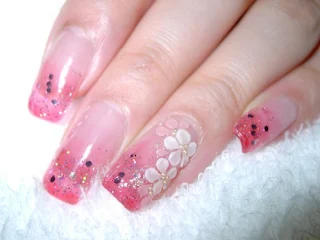 unhas decoradas com rosas