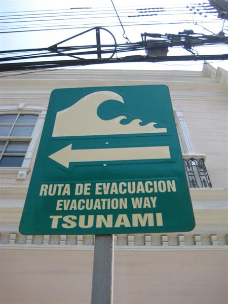 [4020_03tsunami2+(Medium).jpg]