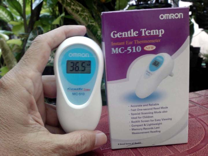 Alat Kesehatan Termometer Telinga Omron MC510