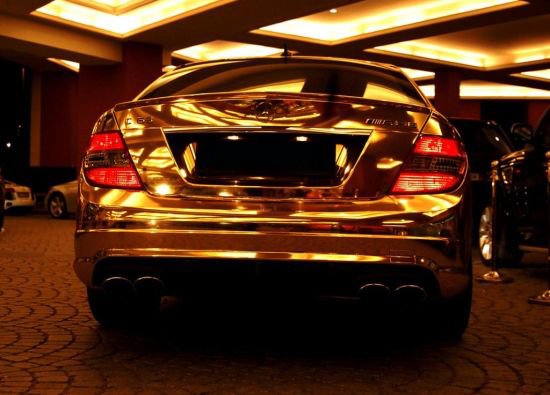 [gold-mercedes-benz-c63-amg-1_WVeoU_52.jpg]