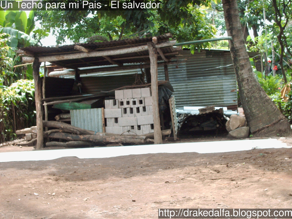 [Un_Techo_para_mi_Pais-El_Salvador-Sonzacate-Sonsonate--030--DrakeDalfa.jpg]