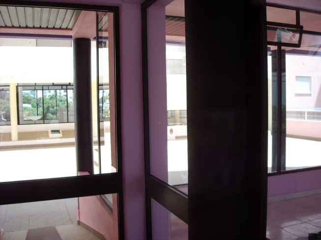 [interior2.JPG]