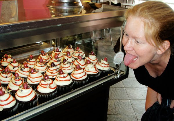 [cupcakes.jpg]