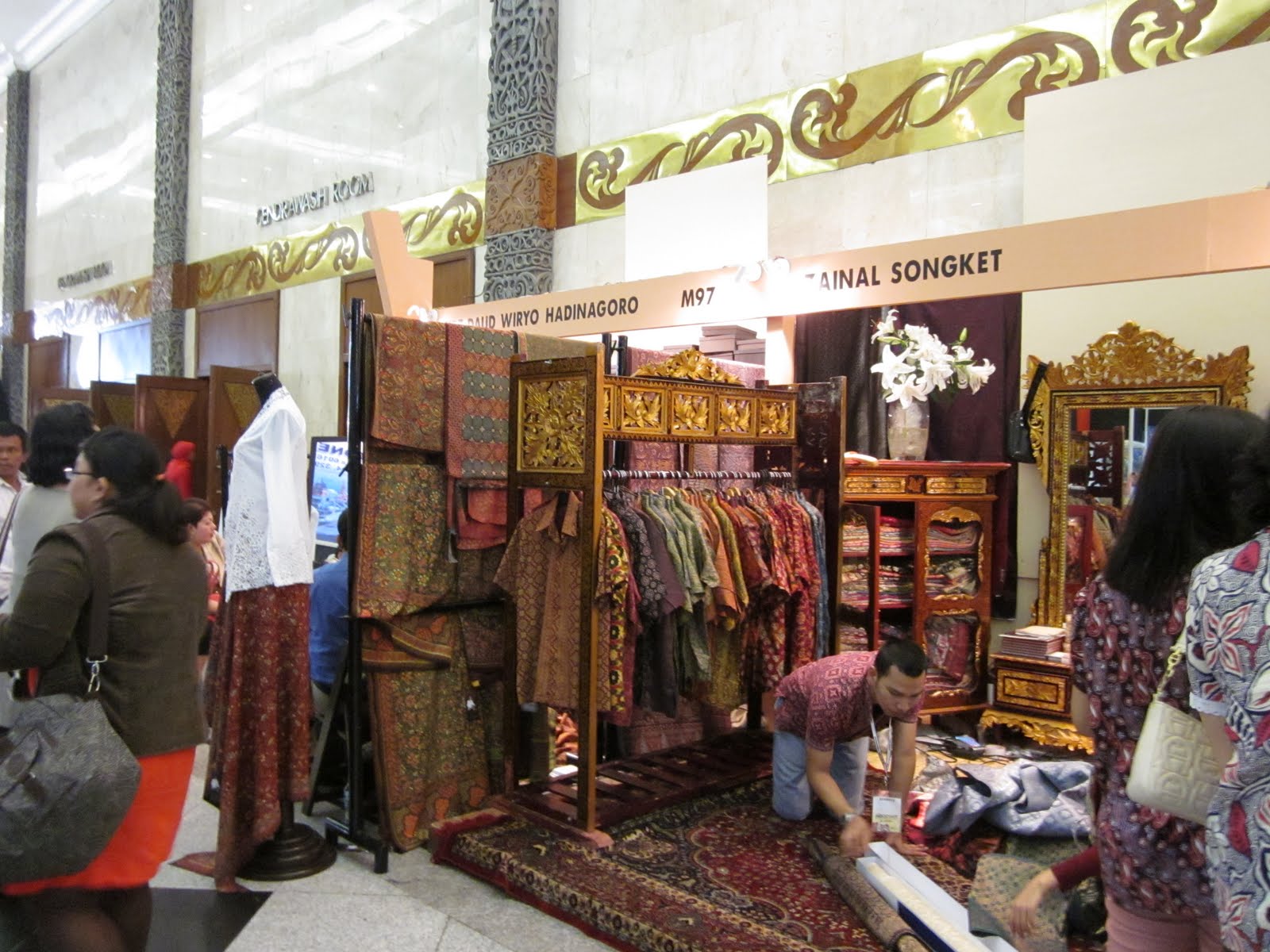 Indocraft, Indonesian traditional craft exhibiton PENCAKAR LANGIT