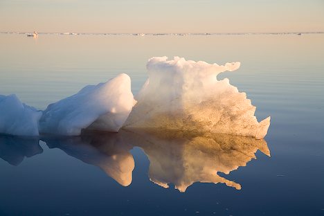 [iceberg-reflections_7923.jpg]