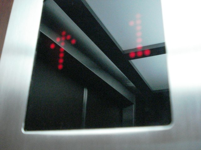 [b39ascensor.JPG]