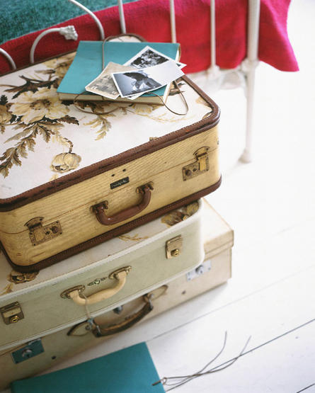 [Vintage-Suitcase]