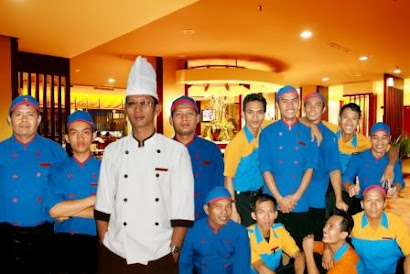 STAFF KITCHEN