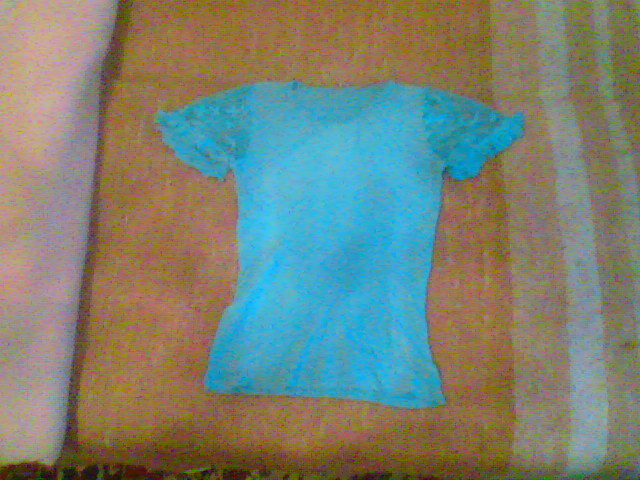 t-shirt cu dantela la maneci (este elastic) culoare turcoaz  - 25ron