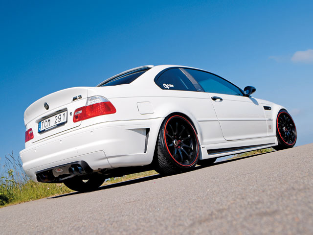eurp_0803_08_z%25252B2002_bmw_m3%25252Bsexy_m3_csl_trunk_and_rear_diffuser_volk_c28_time_attack_wheels.jpg