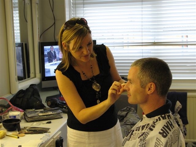 [Gary+in+makeup.JPG]