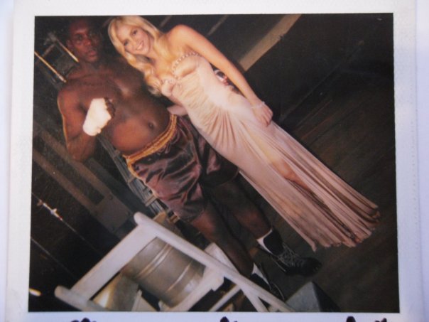 VIDEOCLIP DE SHAKIRA LAS CADERAS videoclip de shakira las caderas: