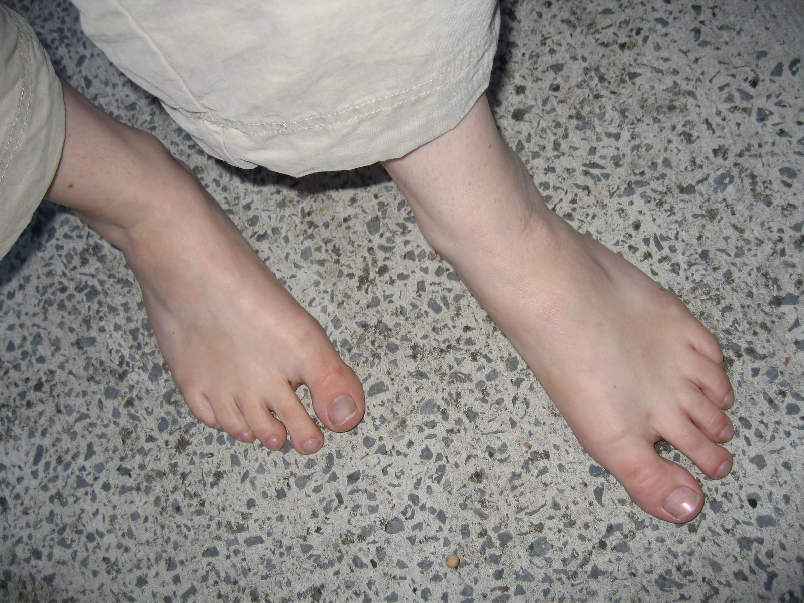[foot-feet-female-human-unpainted-toenails-nails-on-hard-floor-1-JR.jpg]