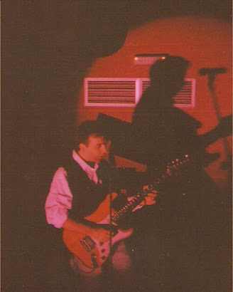 Aquilino, solo de guitarra. Sala Krokos (Sarria-Lugo, 7 de julio de 1995):