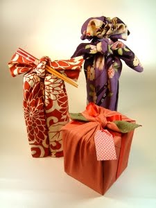 [fabric-gift-wrapping.jpg]