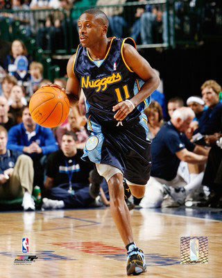 10 Pemain basket NBA terpendek  Julz+earl+boykins