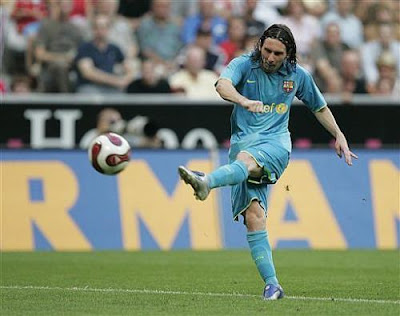 lionel messi wallpaper 2010 barcelona. Lionel Messi-Messi-Barcelona-